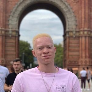 Meet your Posher, Ennis